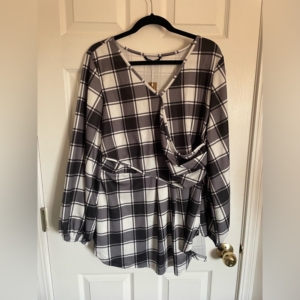 Chic Plaid V-Neck Blouse - Black and White